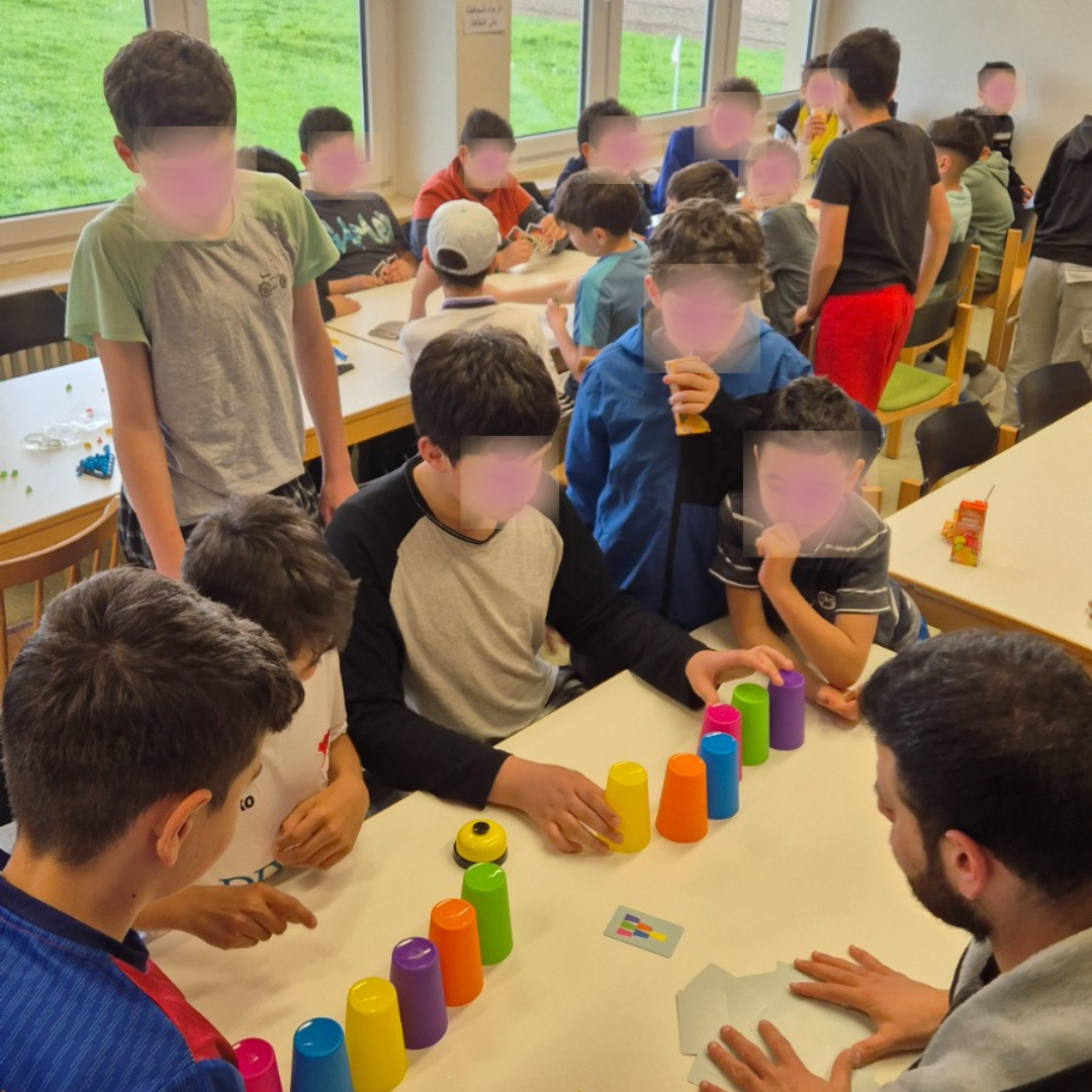 ألعاب مخيم الفتيان.